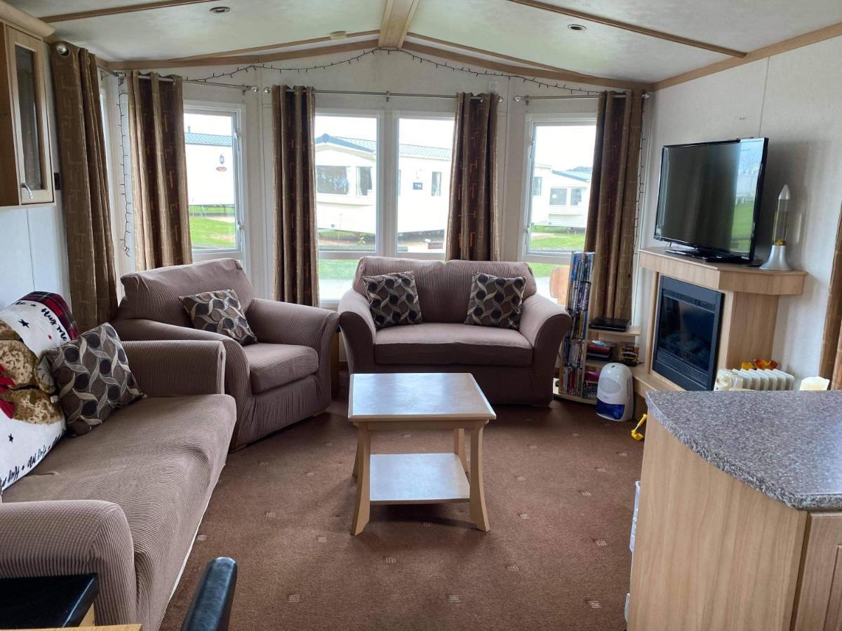 Chapmanholidaylets Cayton Bay Exterior photo