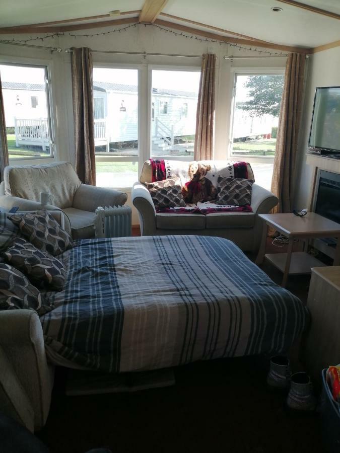 Chapmanholidaylets Cayton Bay Exterior photo